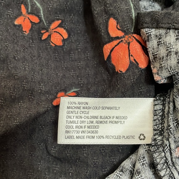 Universal thread NWT black floral wrap dress - Picture 6 of 6